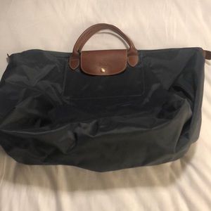 Large travel sized longchamp tote in navy/gray